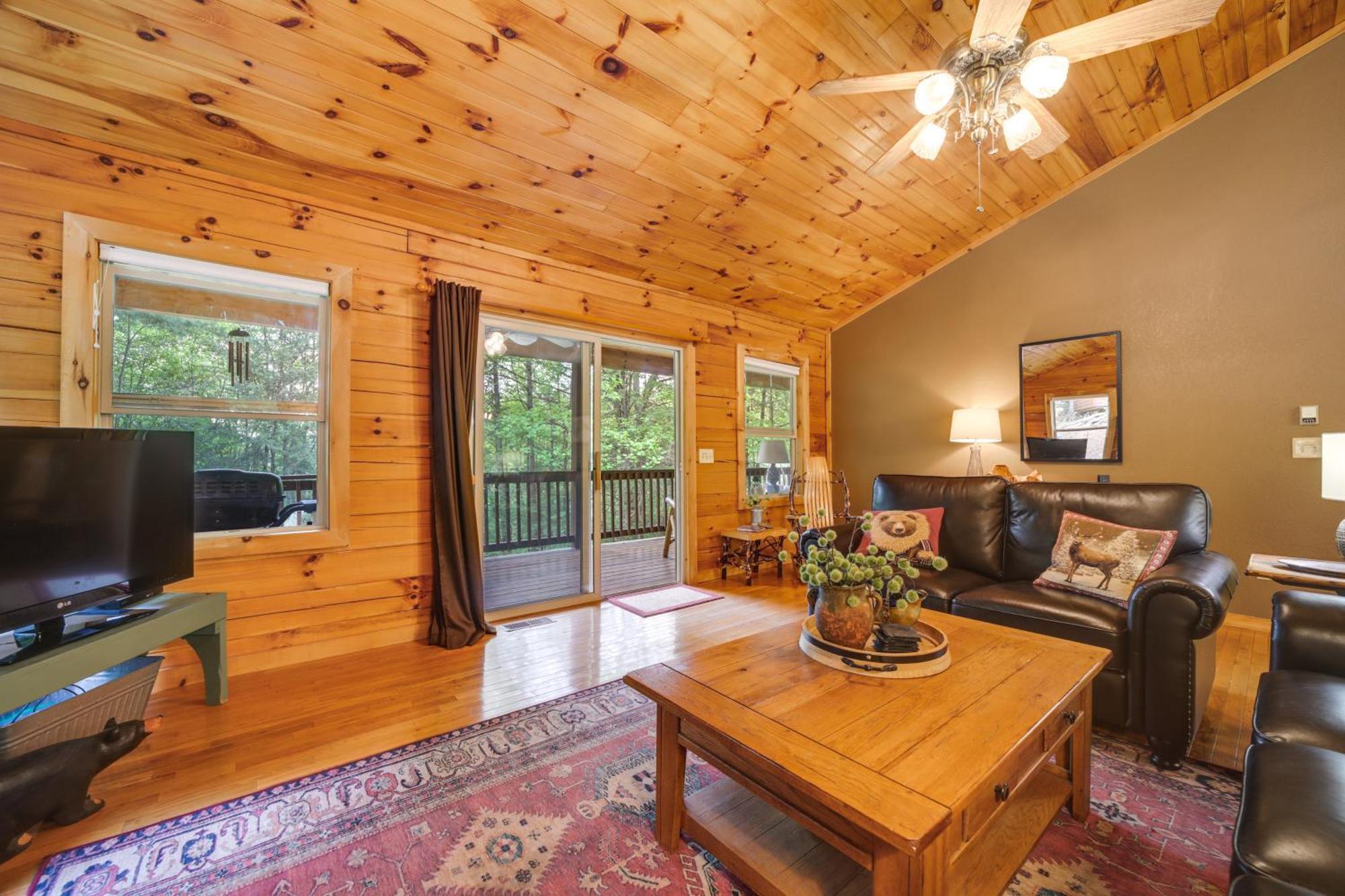 Peaceful Smoky Mountain Cabin With Deck And Fire Pit! Waynesville Exterior photo