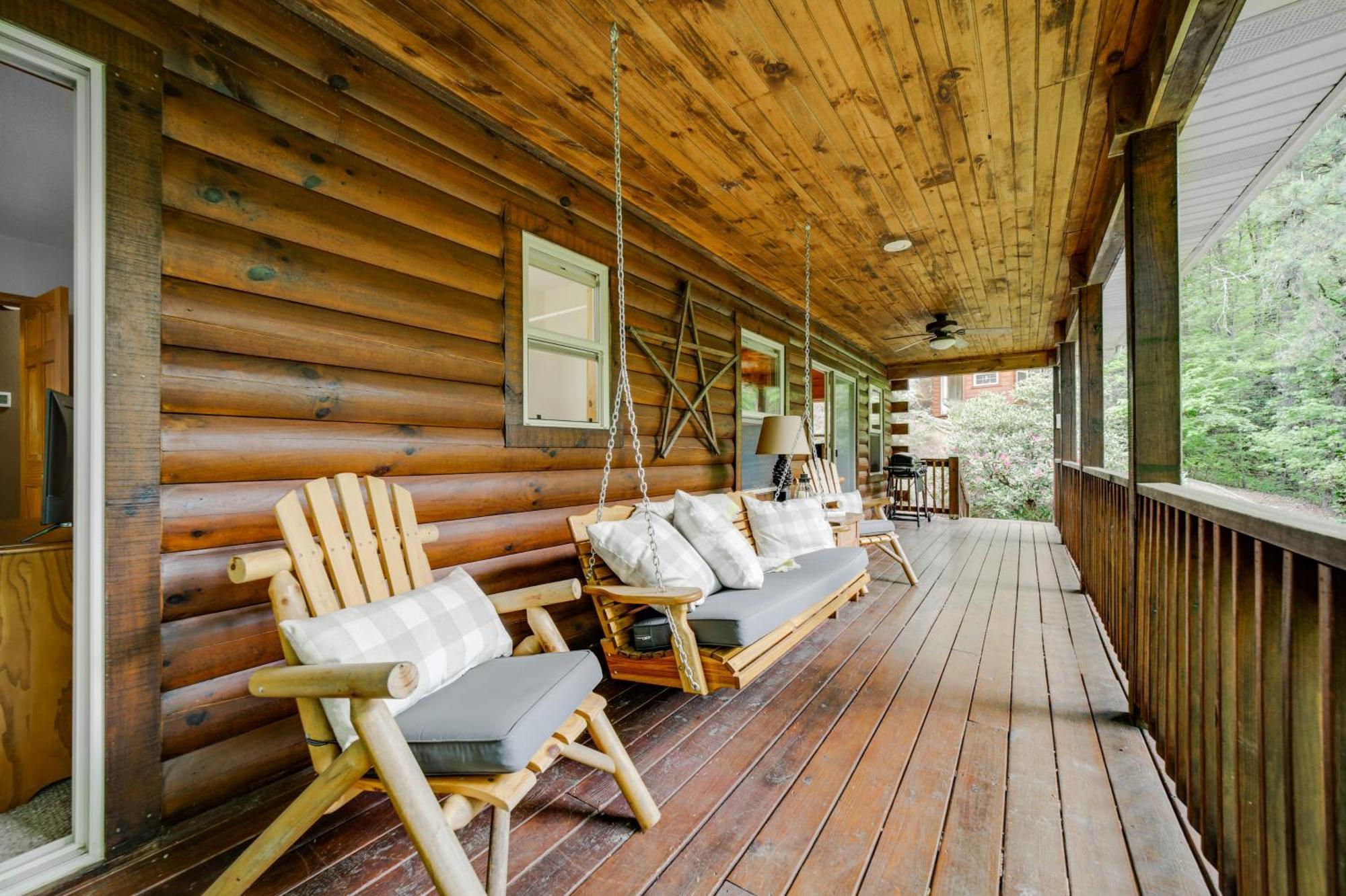 Peaceful Smoky Mountain Cabin With Deck And Fire Pit! Waynesville Exterior photo